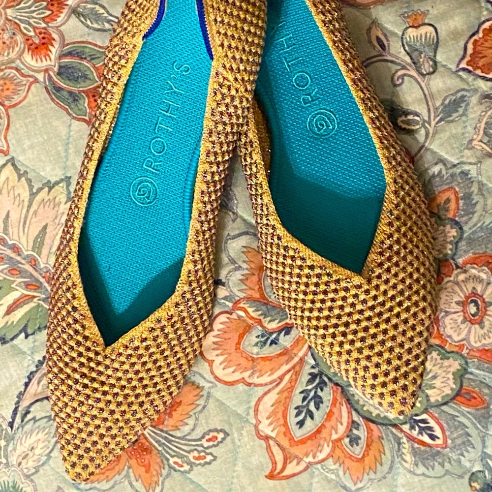 EEUC Rothy’s Size 10 Gold Metallic Points